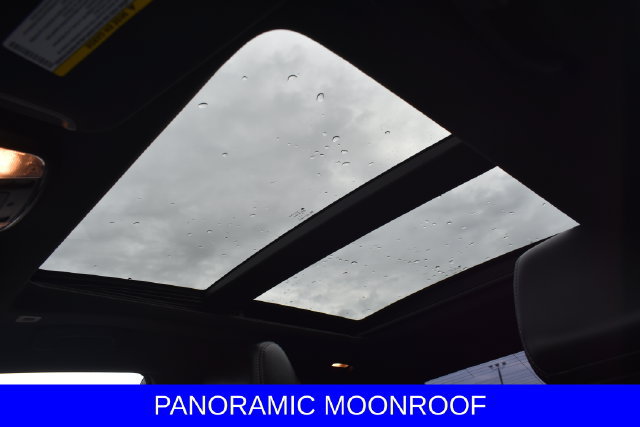Used 2017 Chrysler 300 S RWD image 8