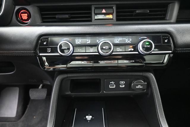Certified 2024 Honda Pilot Touring image 9