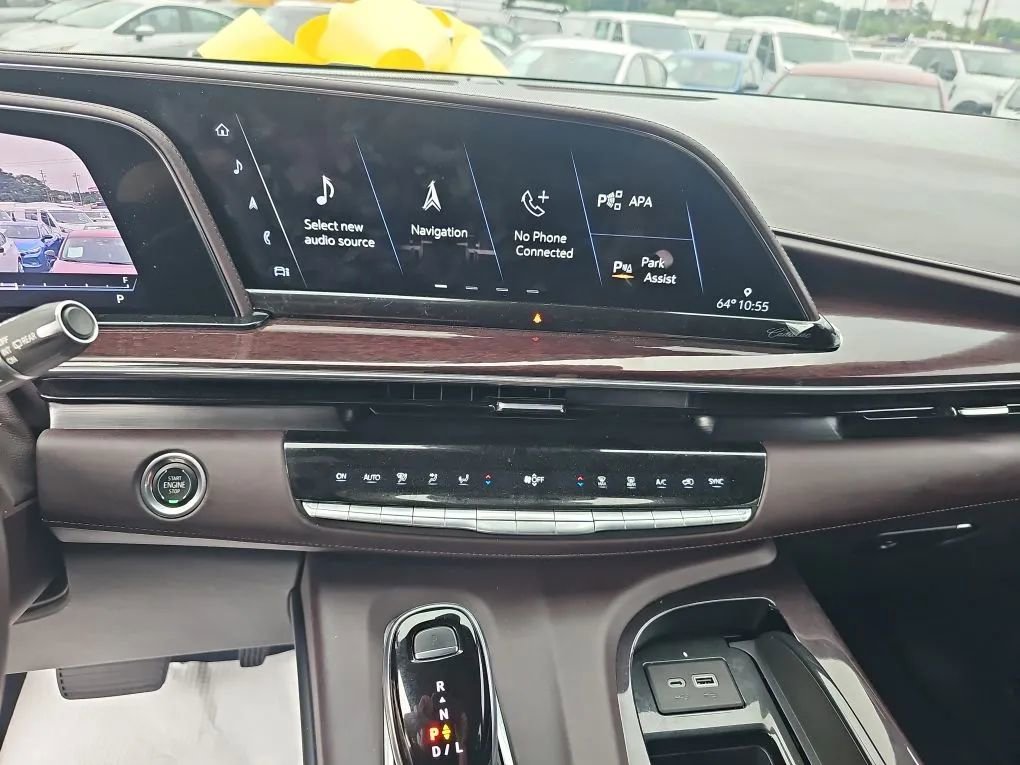 Used 2021 Cadillac Escalade Premium Luxury Platinum image 17