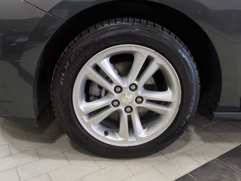Used 2018 Chevrolet Cruze LT w/ Convenience Package image 19