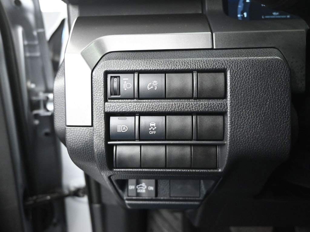 Used 2025 Toyota Tacoma TRD Off-Road image 18