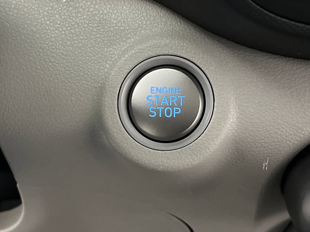 Used 2025 Hyundai Venue SEL image 41