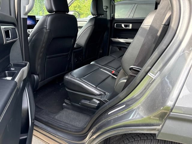 Used 2024 Ford Explorer XLT w/ Equipment Group 202A RWD image 7