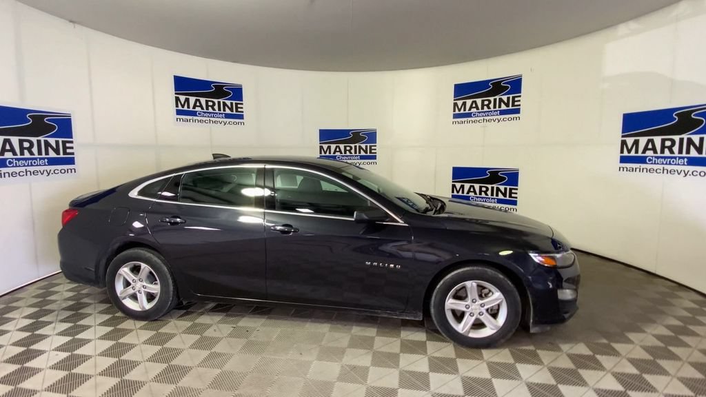 Used 2023 Chevrolet Malibu LS FWD image 3