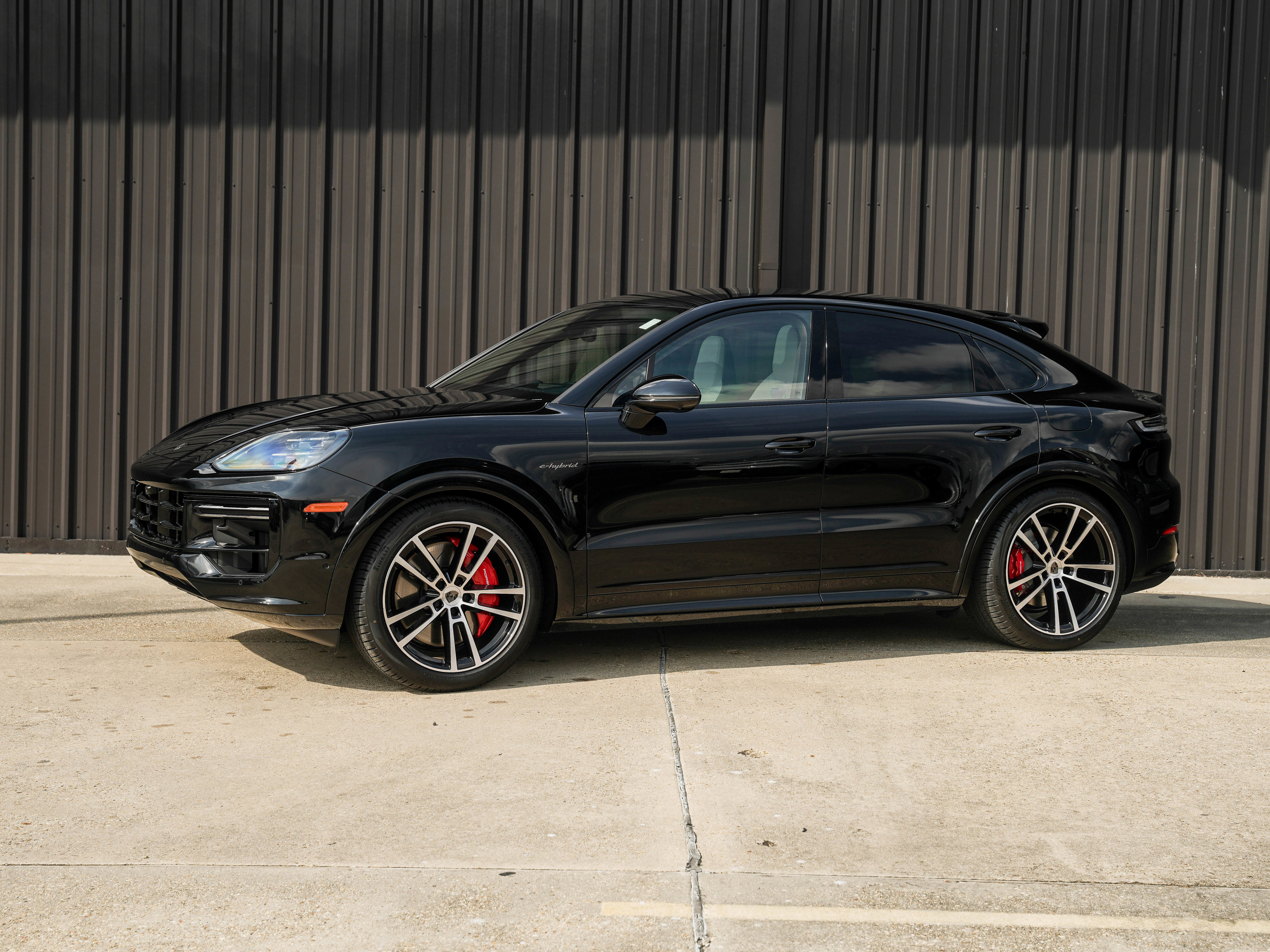 New 2026 Porsche Cayenne Turbo image 1