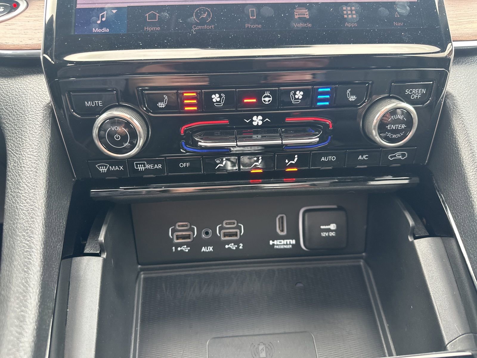 Used 2024 Jeep Grand Cherokee Summit w/ Luxury Tech Group V image 83