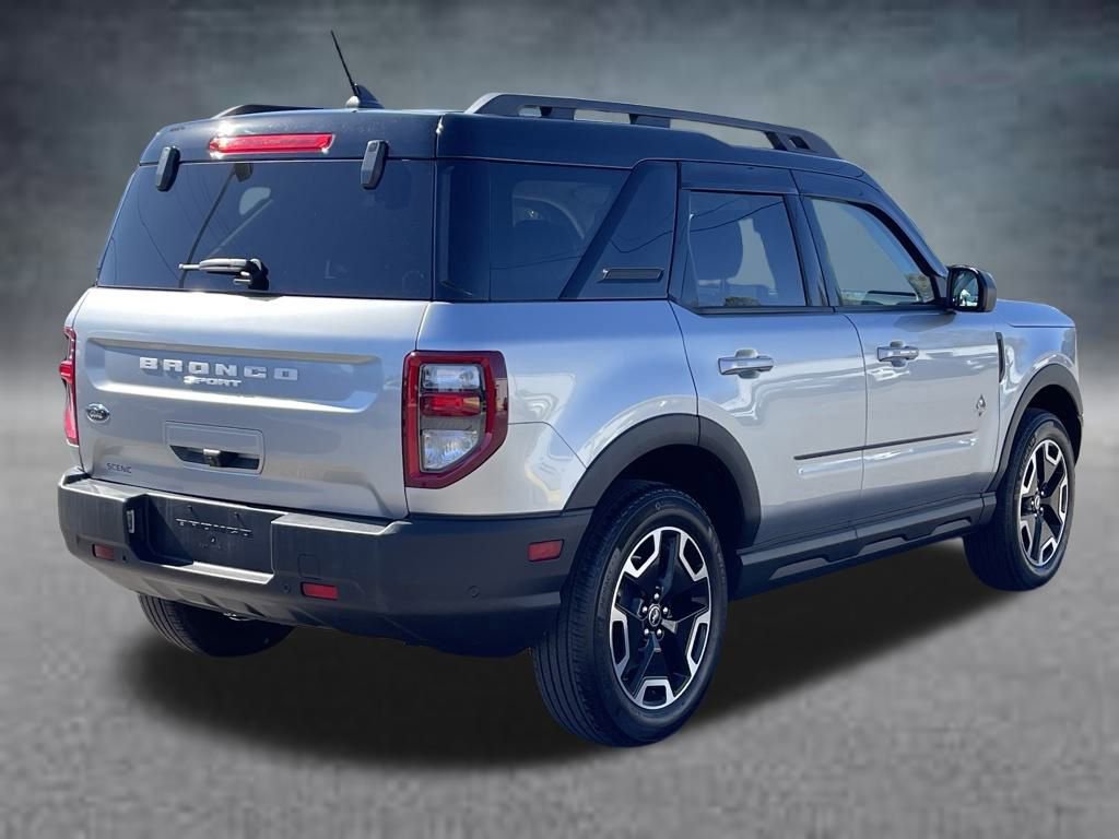 Used 2023 Ford Bronco Sport Outer Banks w/ Tech Package image 3