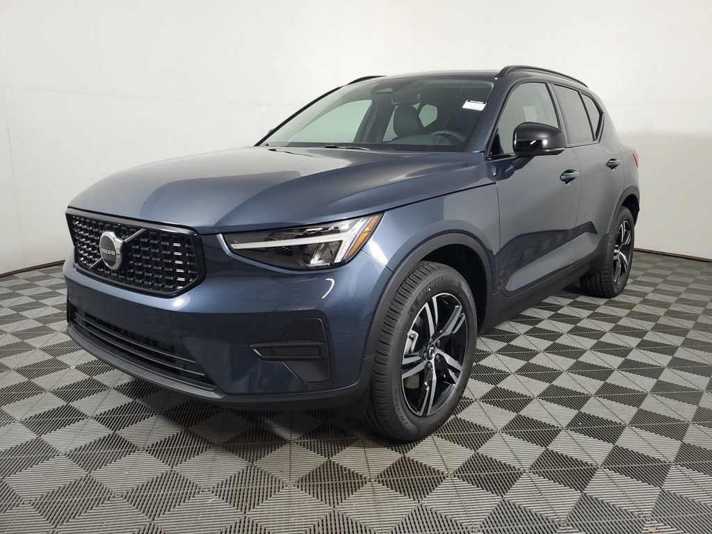 New 2026 Volvo XC40 B4 Core w/ Protection Package Premier FWD image 3