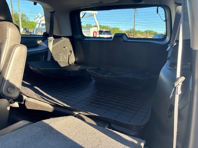 Used 2018 GMC Yukon SLT w/ Open Road Package AWD/4WD image 39