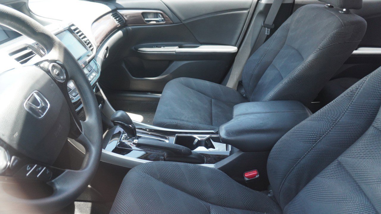 Used 2016 Honda Accord EX image 9