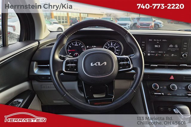 Used 2024 Kia Carnival LX image 8