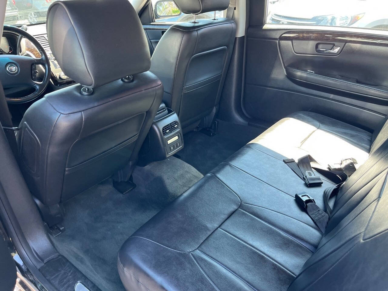 Used 2011 Cadillac DTS Limousine FWD image 13