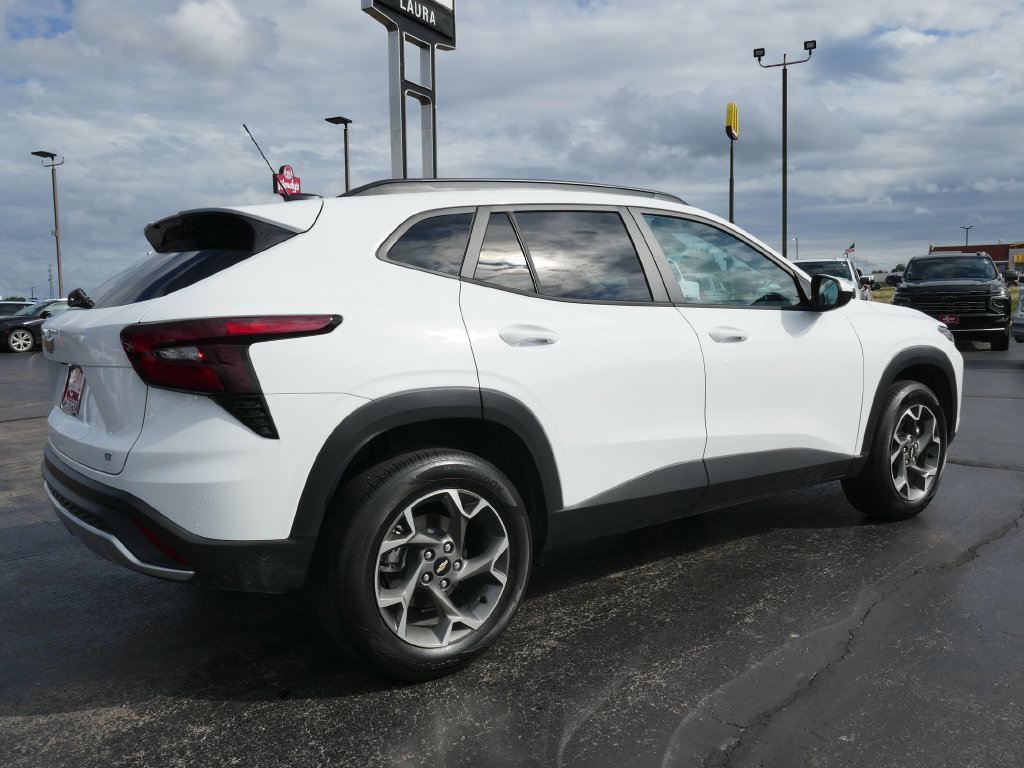 Certified 2026 Chevrolet Trax LT FWD image 5