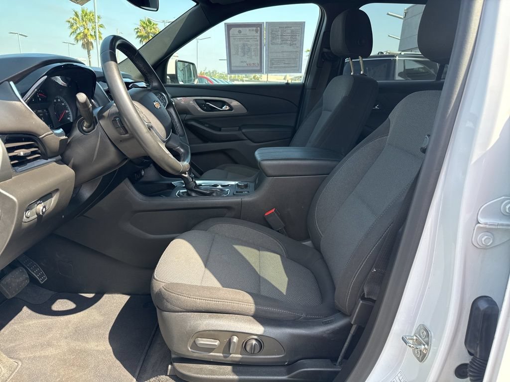 Used 2023 Chevrolet Traverse LT FWD image 13