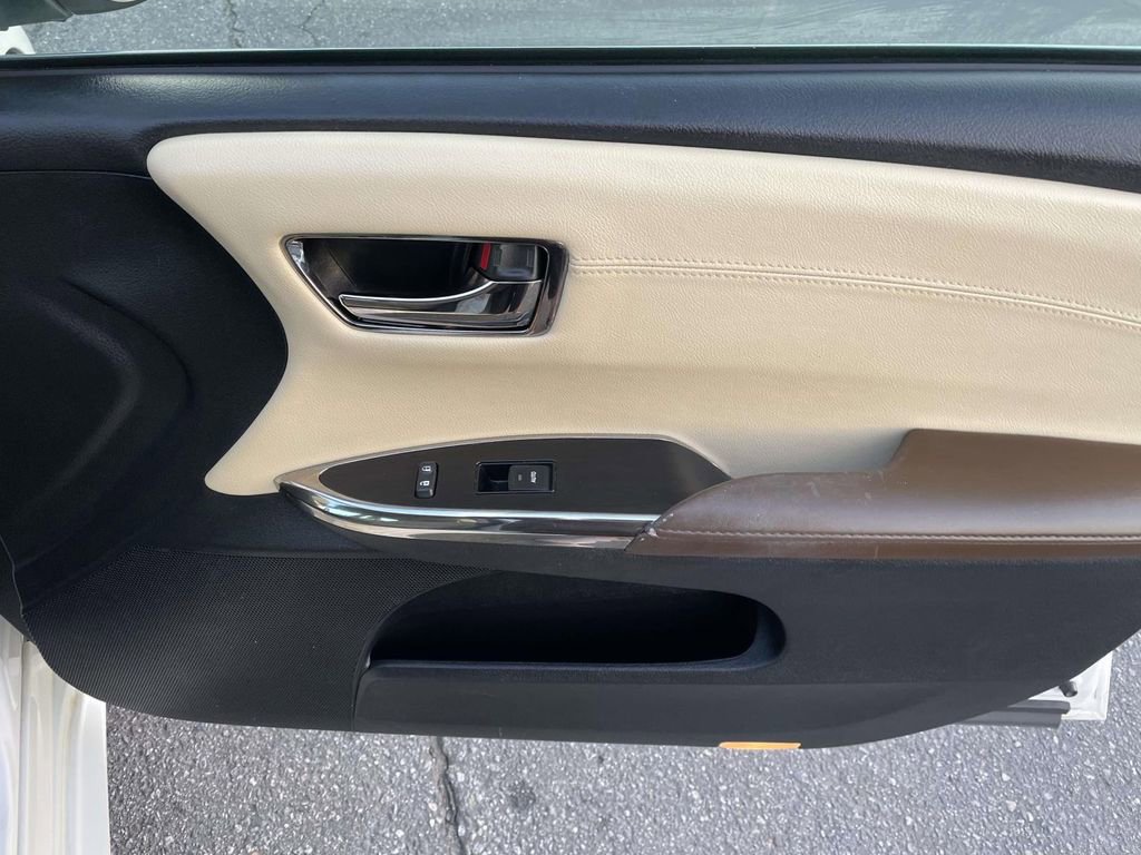 Used 2015 Toyota Avalon XLE Premium image 47
