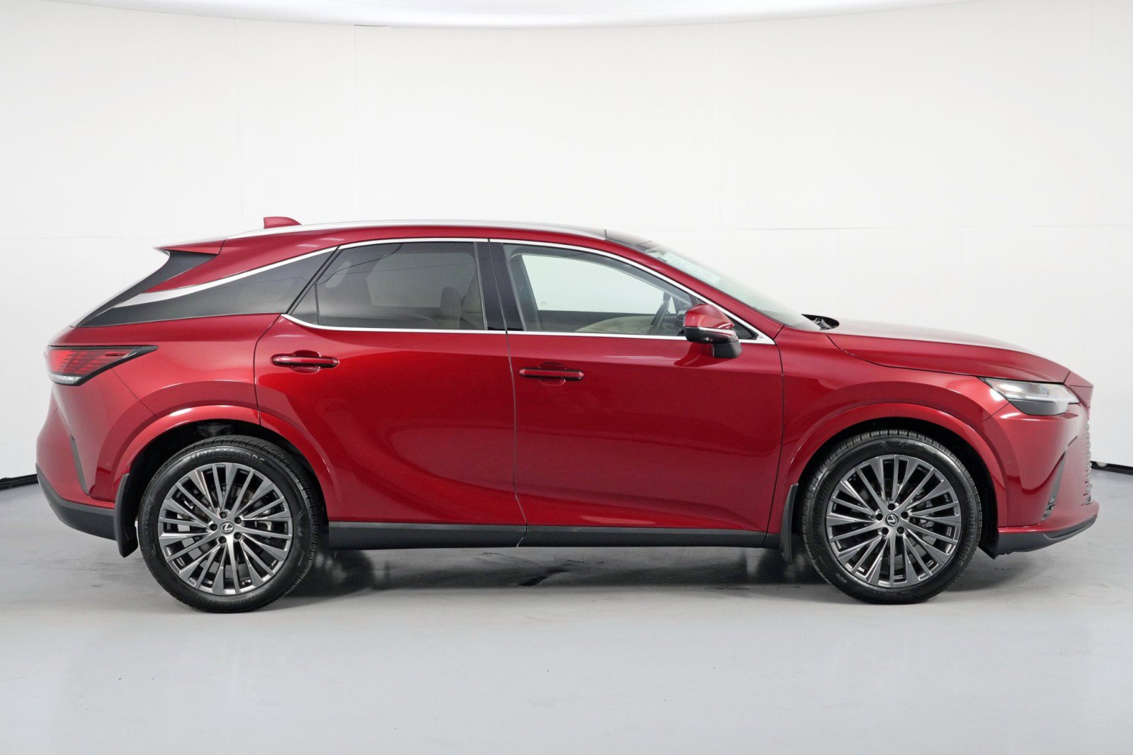 Used 2024 Lexus RX 350 Luxury w/ Convenience Package image 60