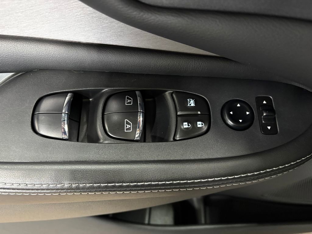 Used 2024 Nissan Murano SL image 15