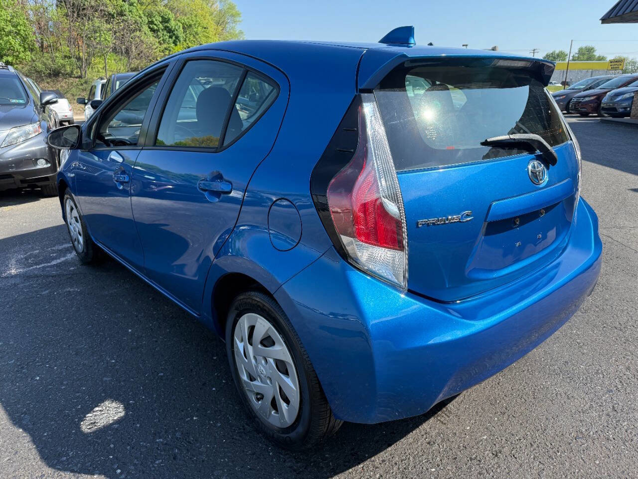 Used 2016 Toyota Prius C Two FWD image 7