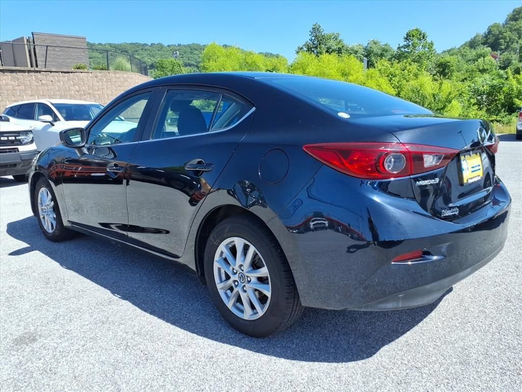 Used 2018 MAZDA MAZDA3 Sport w/ Preferred Equipment Package FWD image 5