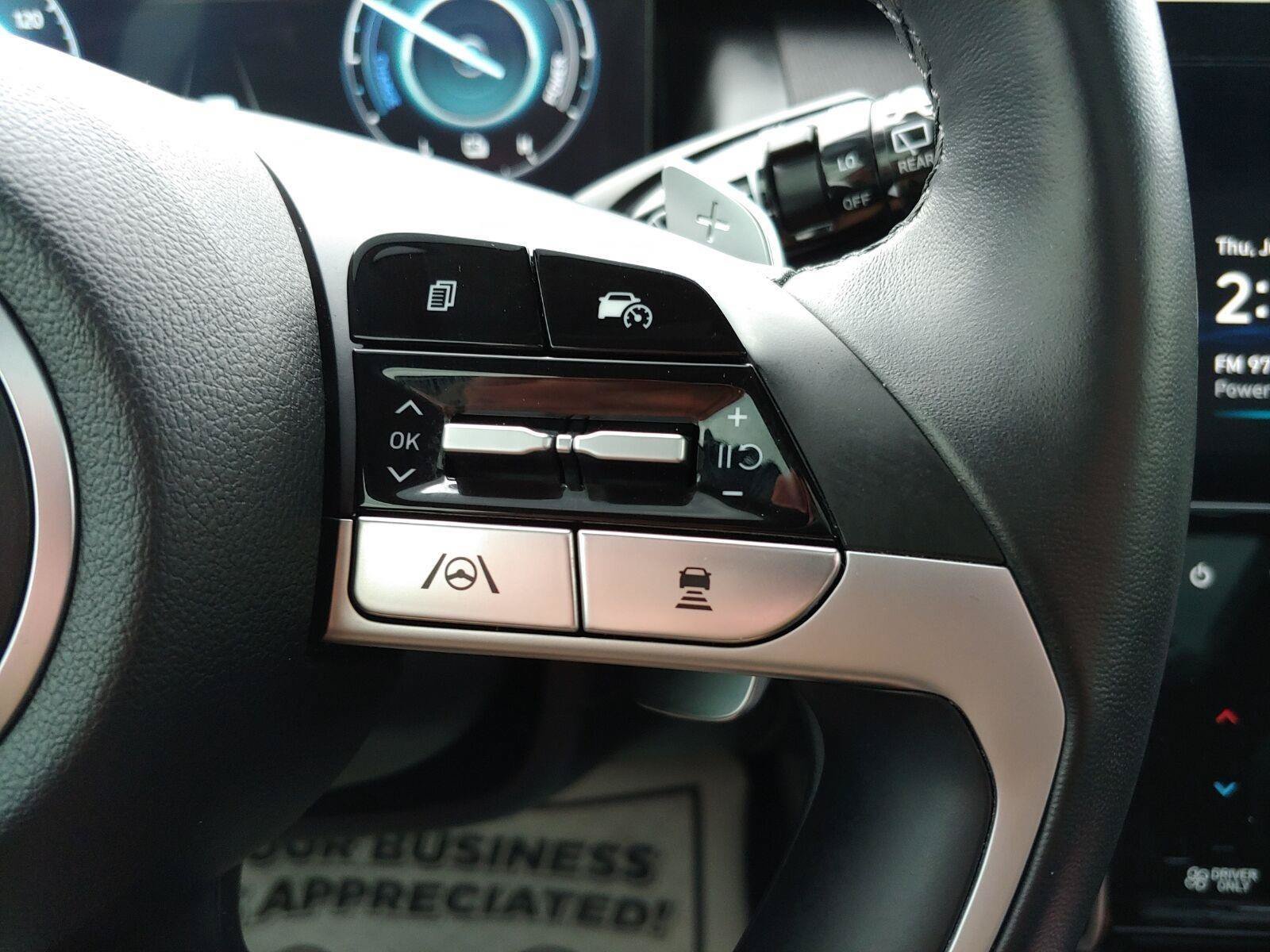 Used 2023 Hyundai Tucson Limited AWD/4WD image 16