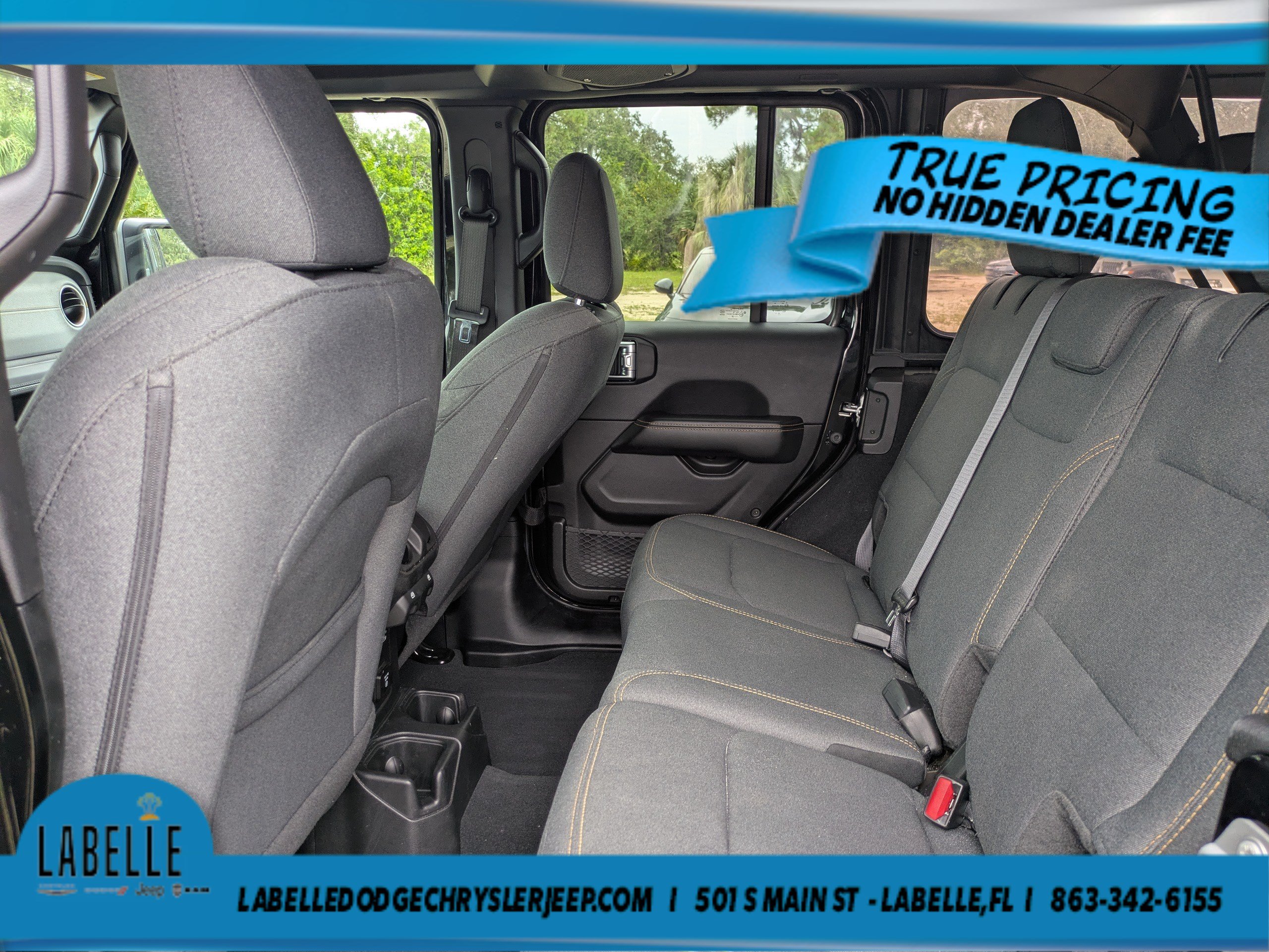 Used 2026 Jeep Wrangler Unlimited Sahara AWD/4WD image 13