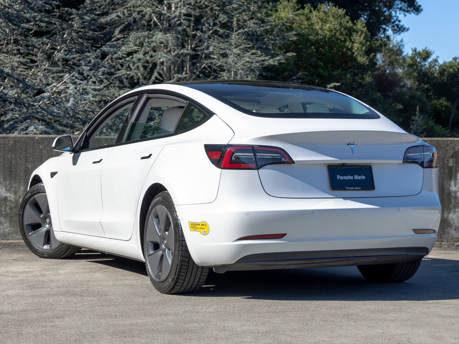 Used 2021 Tesla Model 3 Standard Range Plus image 3