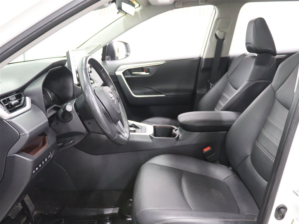 Used 2022 Toyota RAV4 Limited AWD/4WD image 10
