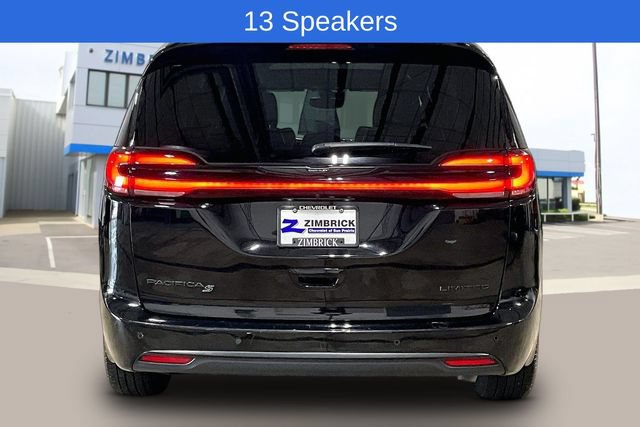 Used 2025 Chrysler Pacifica Limited FWD image 9