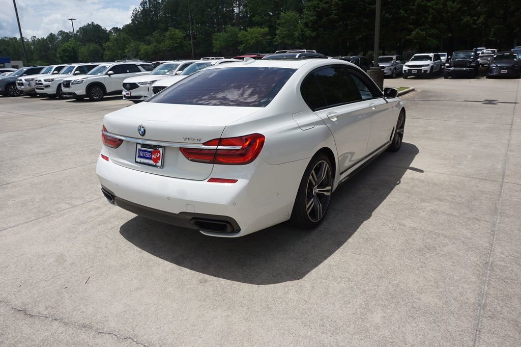 Used 2018 BMW 750i w/ Executive Package RWD image 21