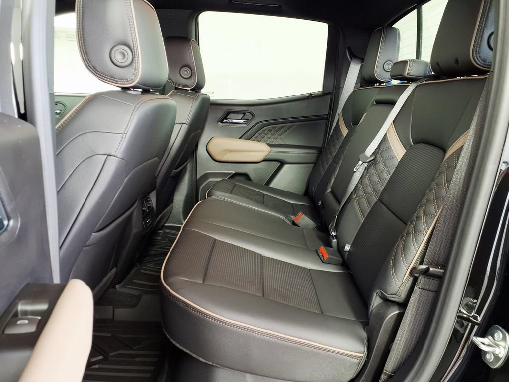 New 2026 GMC Canyon Denali w/ LPO, Denali Black Edition AWD/4WD image 9