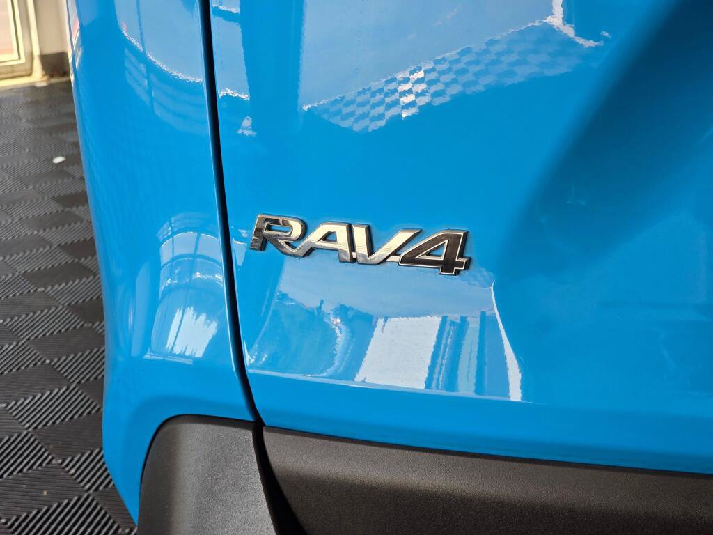 Used 2019 Toyota RAV4 XLE Premium AWD/4WD image 13