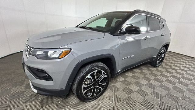Used 2023 Jeep Compass Limited w/ Sun and Sound Group AWD/4WD image 7