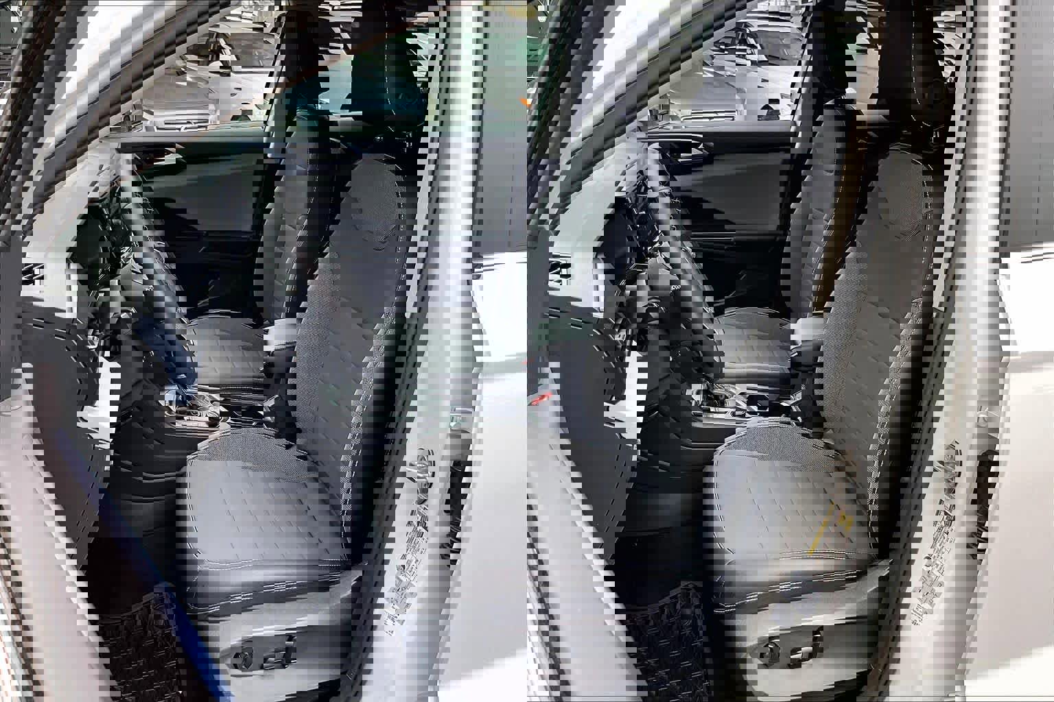 Certified 2022 Volkswagen Taos SE image 9