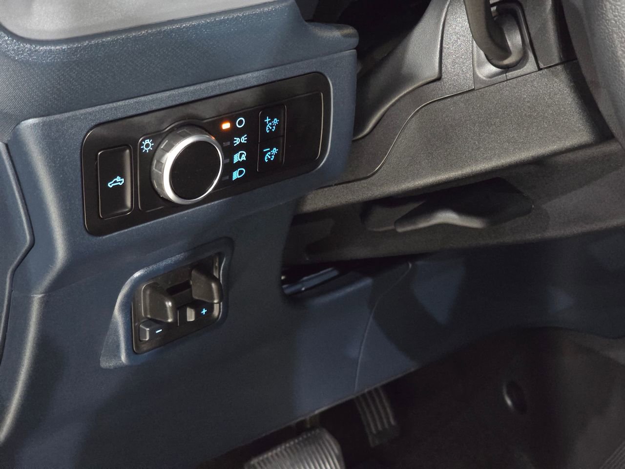 New 2026 Ford Maverick XL w/ 4K Tow Package AWD/4WD image 18