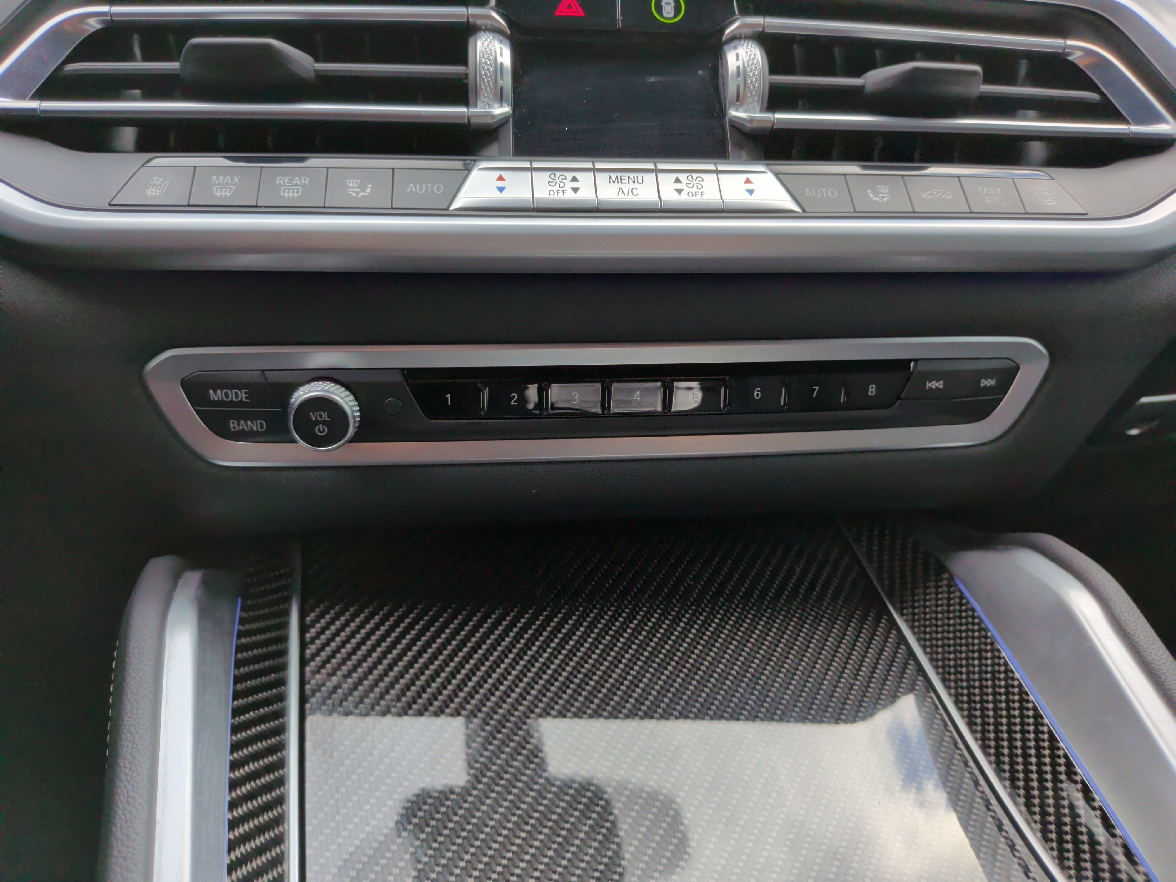 Used 2022 BMW X6 M50i w/ Executive Package image 29