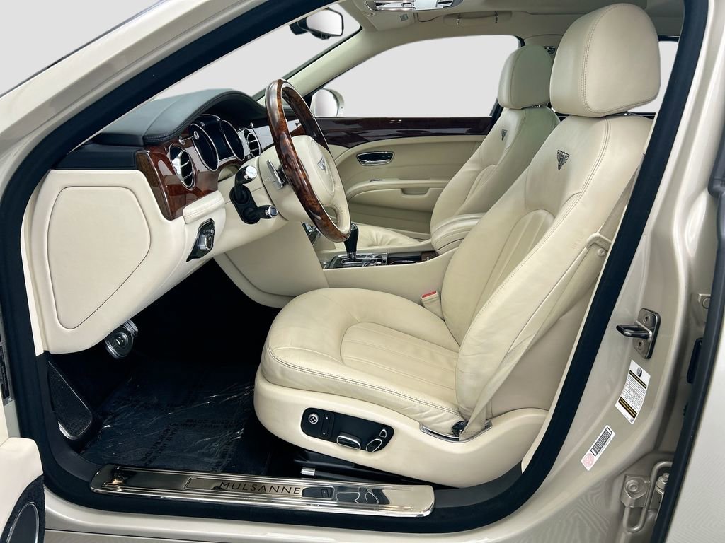 Used 2016 Bentley Mulsanne image 19