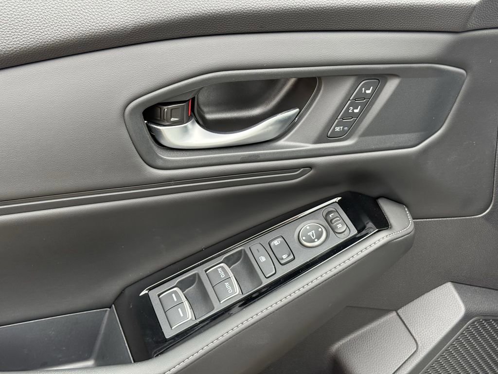 Used 2023 Honda Accord Touring image 18