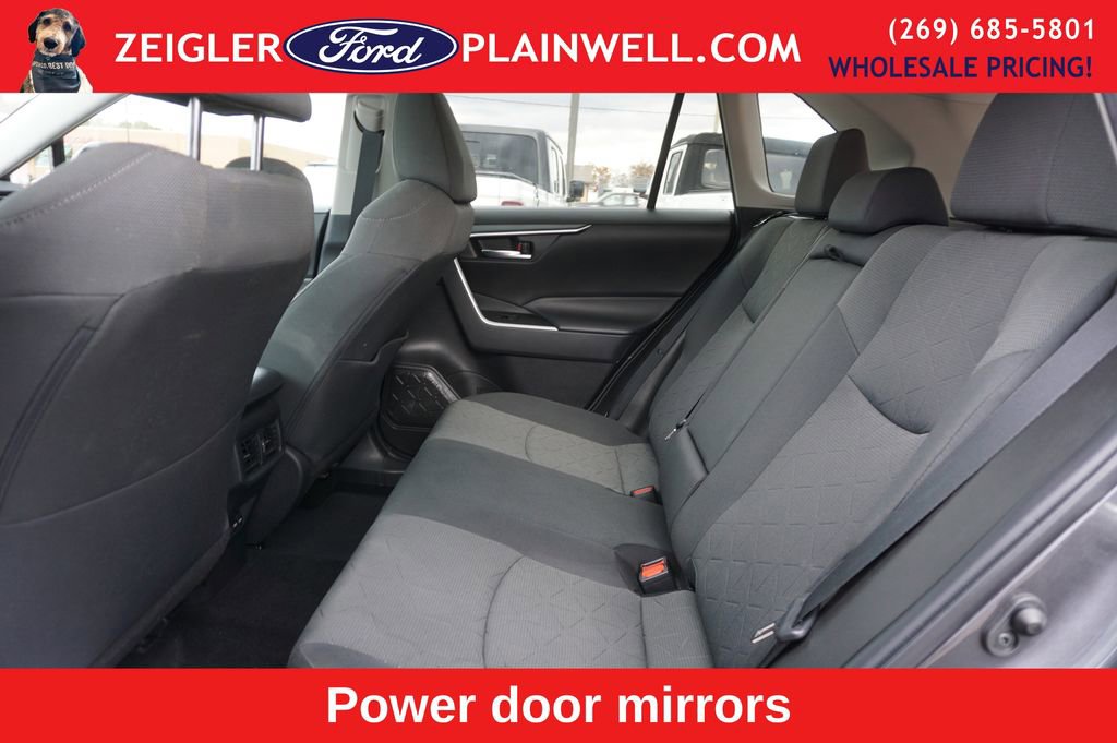 Used 2022 Toyota RAV4 XLE w/ Convenience Package image 12