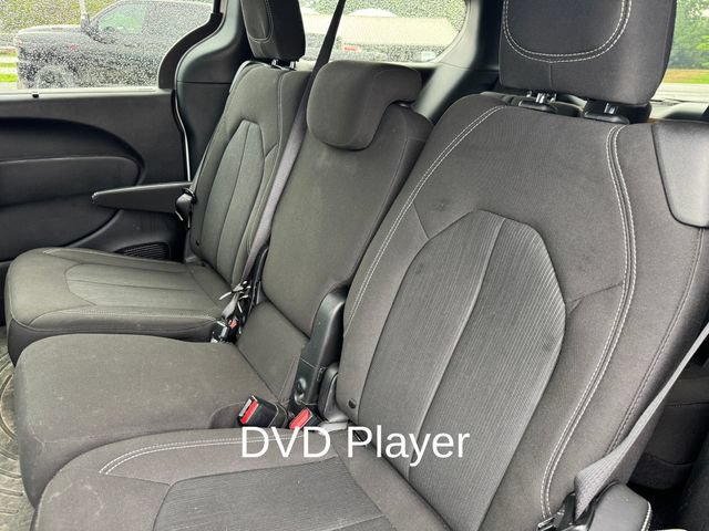 Used 2021 Chrysler Pacifica Touring w/ S Appearance Package FWD image 17