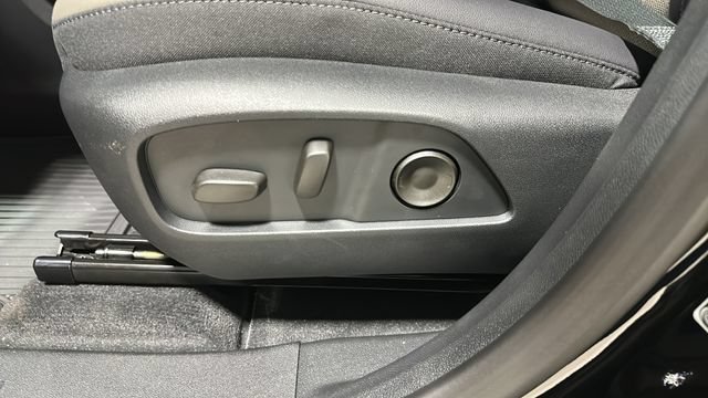 New 2027 Chevrolet Equinox LT w/ Convenience Package II FWD image 10