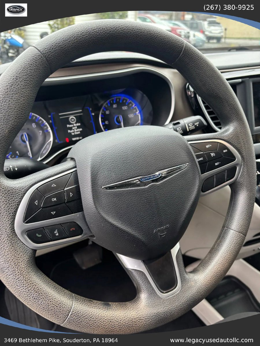 Used 2018 Chrysler Pacifica Touring Plus w/ Tire & Wheel Group FWD image 44