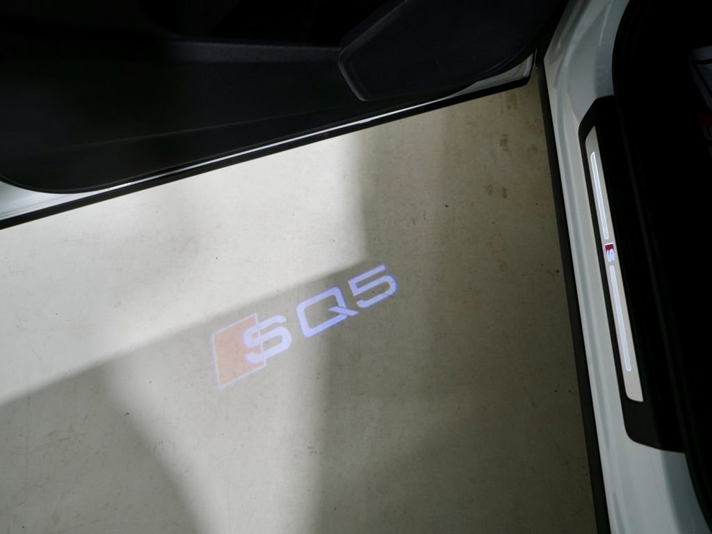 Used 2021 Audi SQ5 Premium w/ Convenience Package image 37
