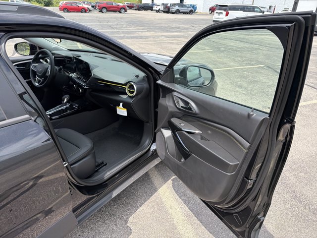 New 2026 Chevrolet Trax ACTIV w/ Driver Confidence Package FWD image 28