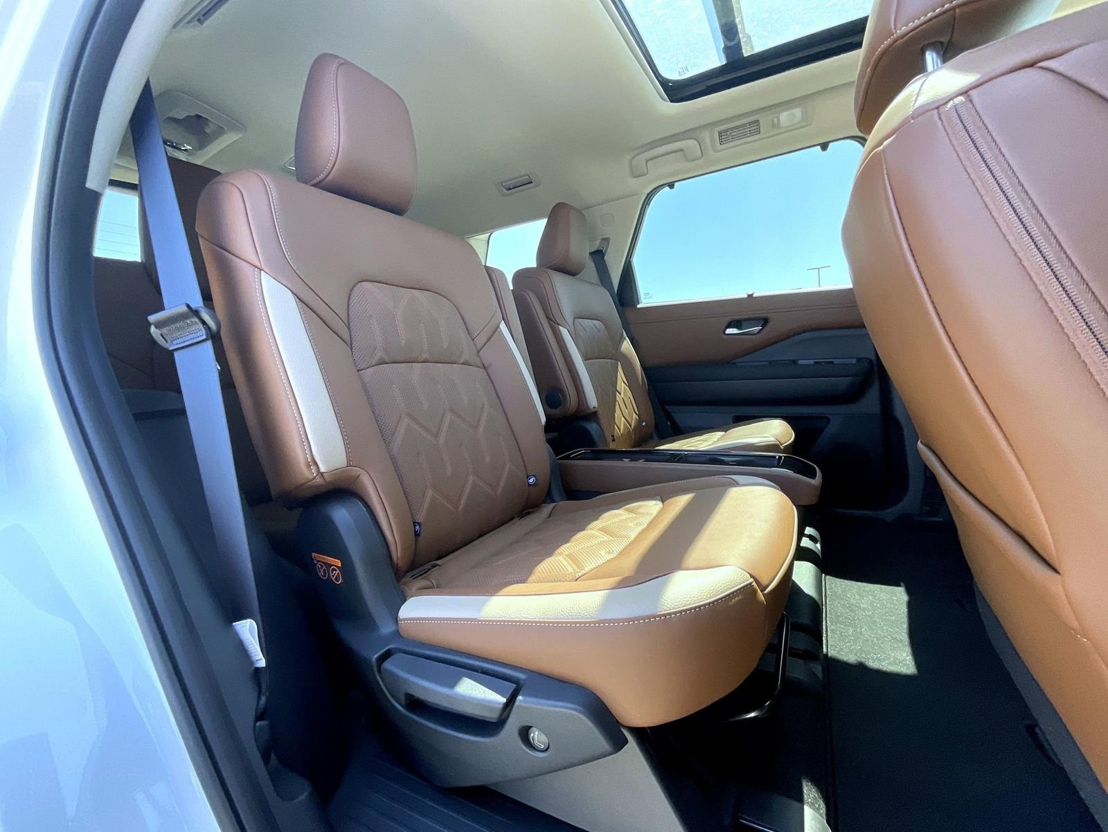 New 2026 Nissan Pathfinder Platinum AWD/4WD image 22