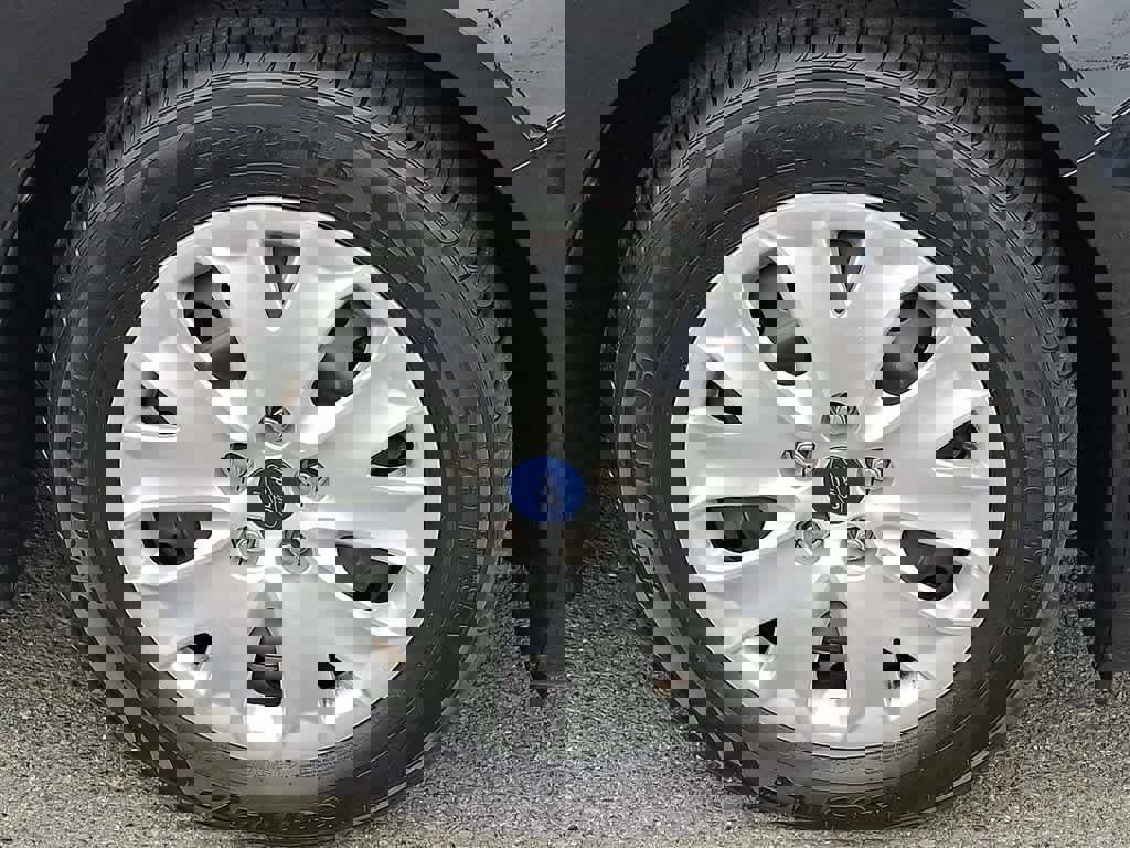 Used 2019 Ford Fusion S image 9