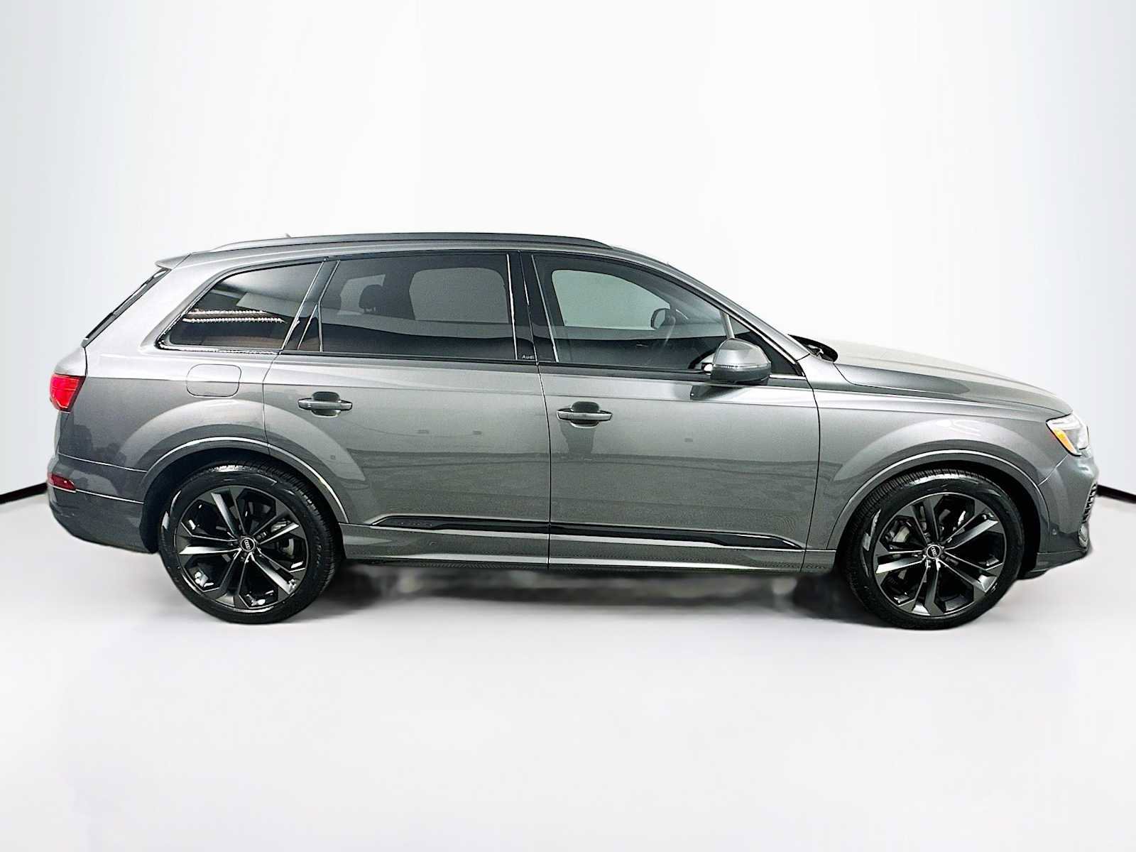 Used 2025 Audi Q7 3.0T Prestige w/ Prestige Package image 8