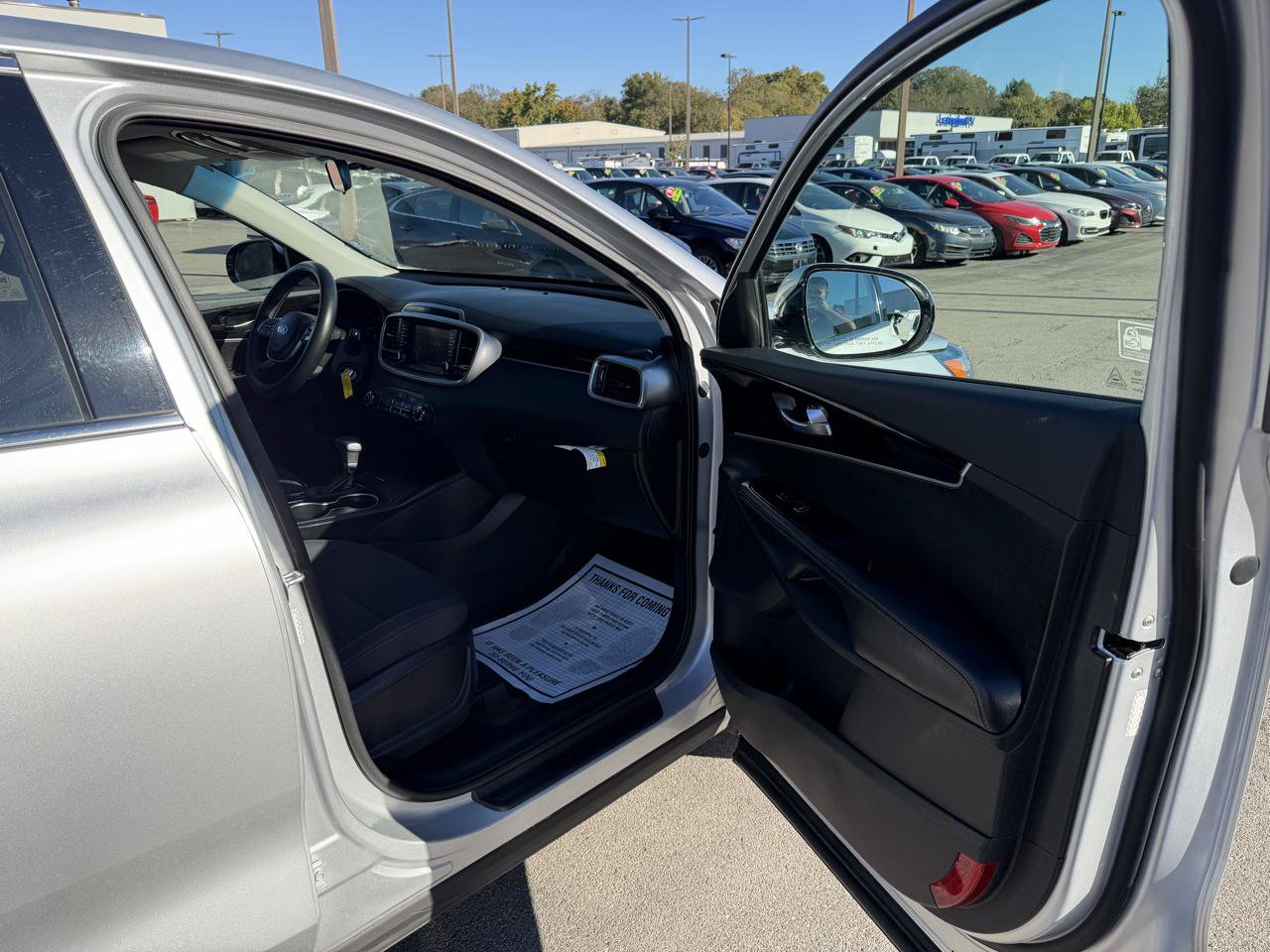 Used 2020 Kia Sorento L FWD image 9