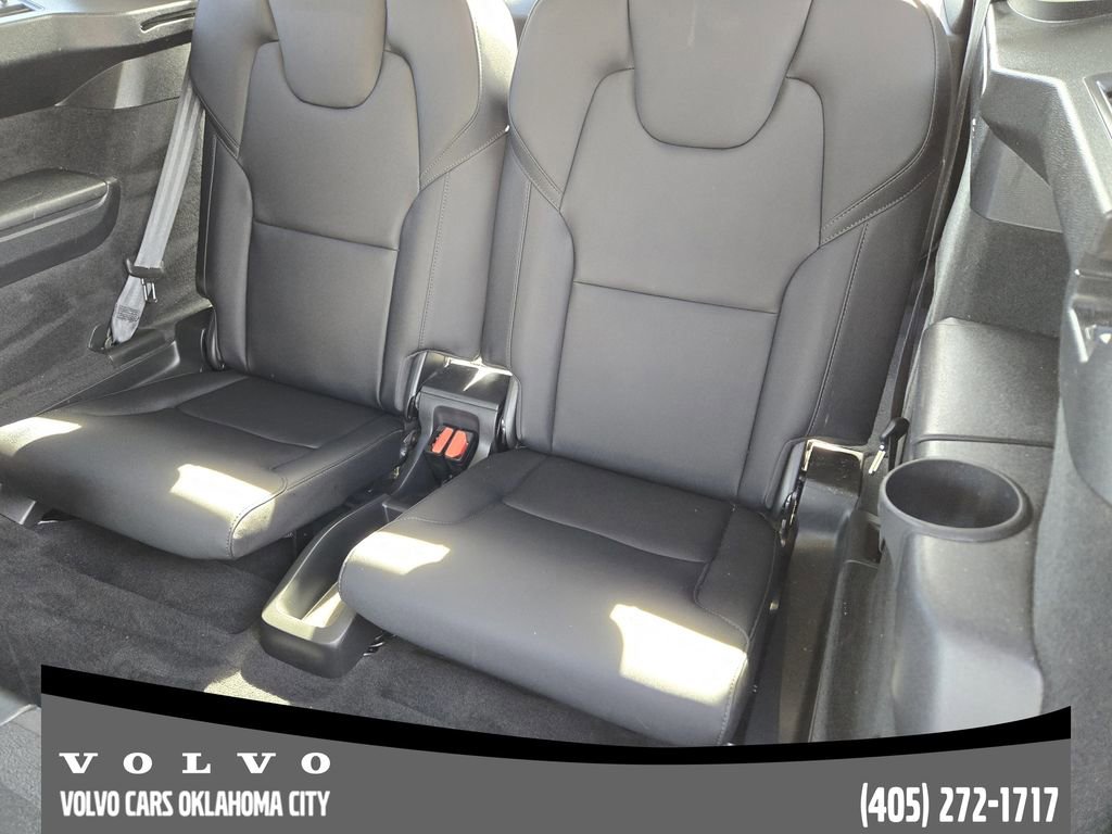 Certified 2025 Volvo XC90 B6 Plus image 30