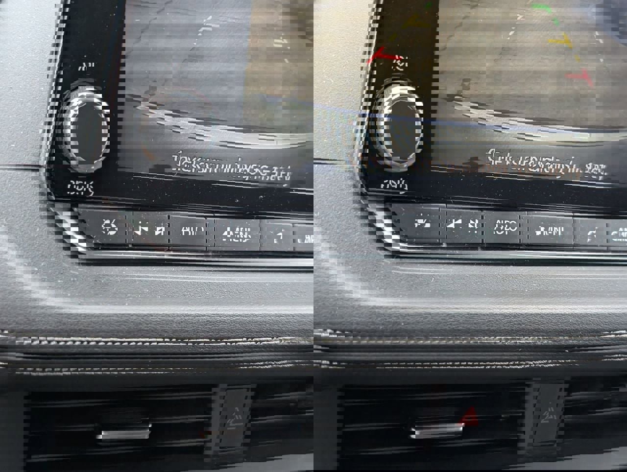 Used 2023 Nissan Rogue SV image 15