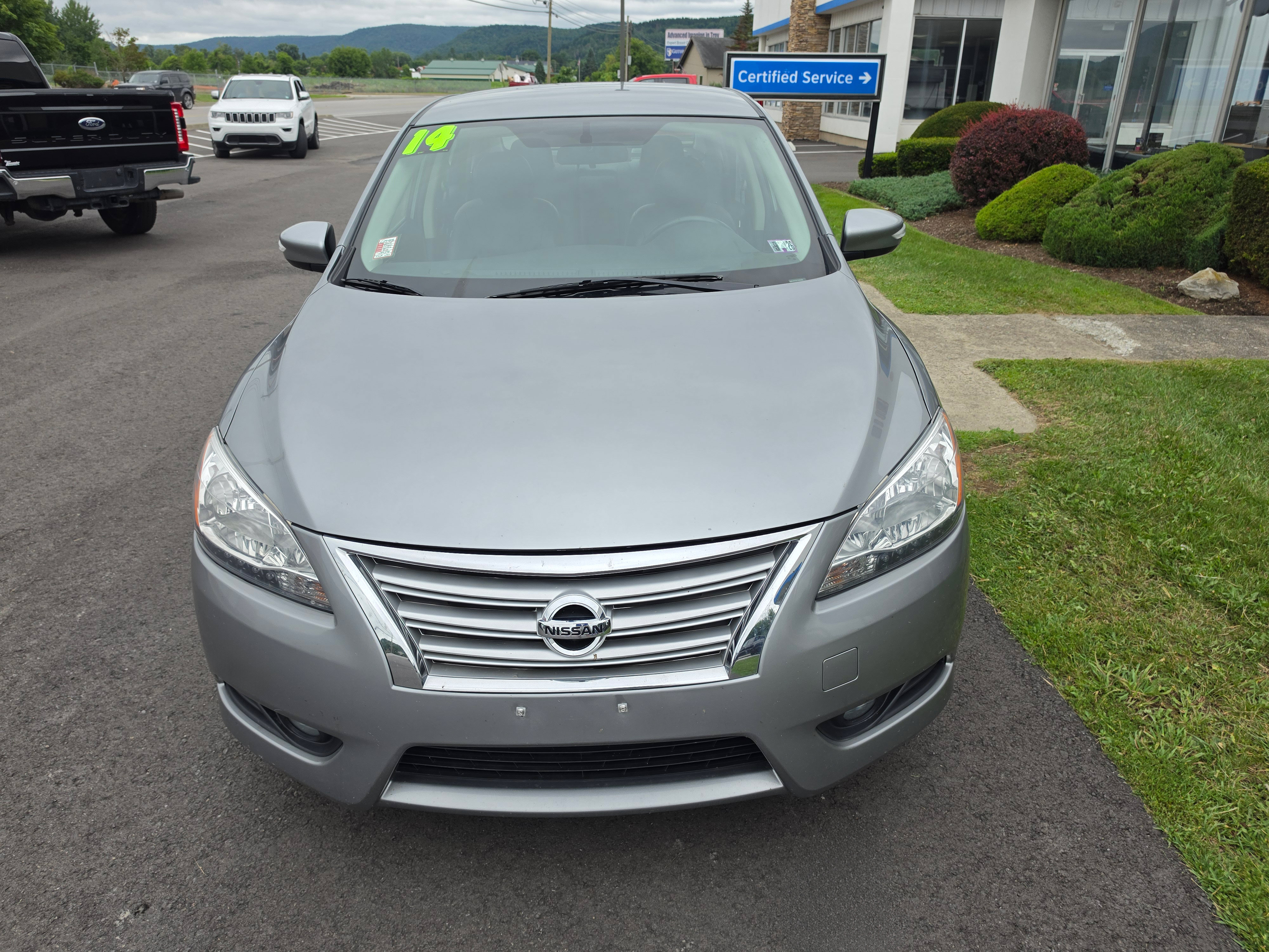 Used 2014 Nissan Sentra SL w/ Leather Package FWD image 9